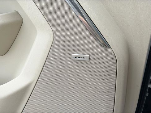 Used 2022 GMC Yukon XL Denali w/ Denali Premium Package image 36