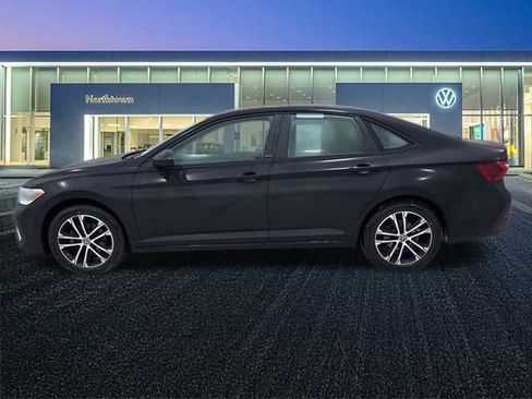 Certified 2023 Volkswagen Jetta Sport image 7