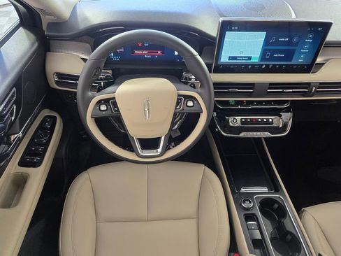 New 2026 Lincoln Corsair Premiere image 10