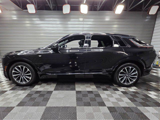 Used 2024 Cadillac Lyriq Sport w/ LPO, Floor Liner Package AWD/4WD image 9