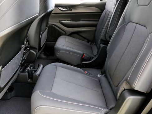 New 2025 Jeep Grand Cherokee L Laredo image 18