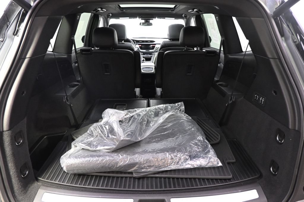 Certified 2024 Cadillac XT6 Premium Luxury AWD/4WD image 18