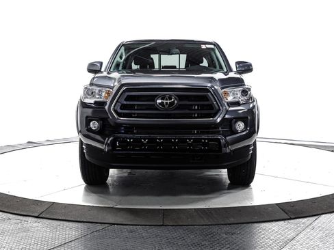 Certified 2022 Toyota Tacoma SR5 image 2