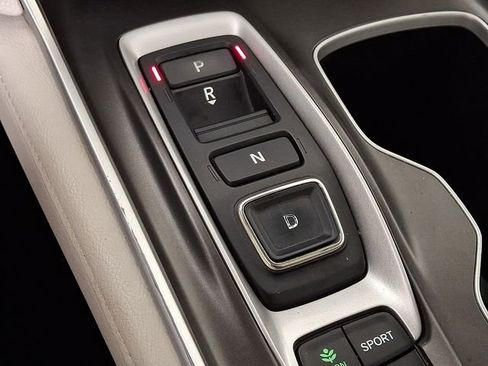 Used 2018 Honda Accord Touring image 17