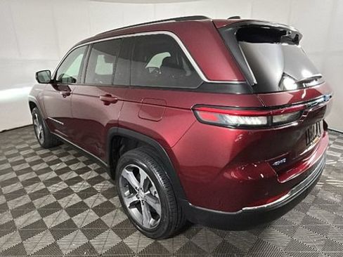 Used 2024 Jeep Grand Cherokee Limited 4xe w/ Luxury Tech Group II AWD/4WD image 4