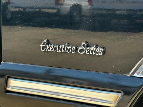 Used 1997 Lincoln Town Car Executive image 46