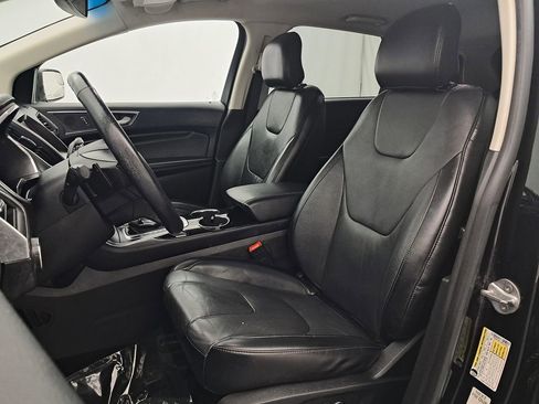 Used 2017 Ford Edge Titanium image 9