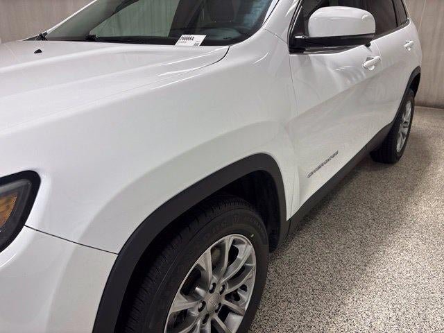 Used 2019 Jeep Cherokee Latitude Plus w/ Cold Weather Group FWD image 12