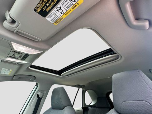 Used 2022 Toyota RAV4 XLE w/ Convenience Package FWD image 24