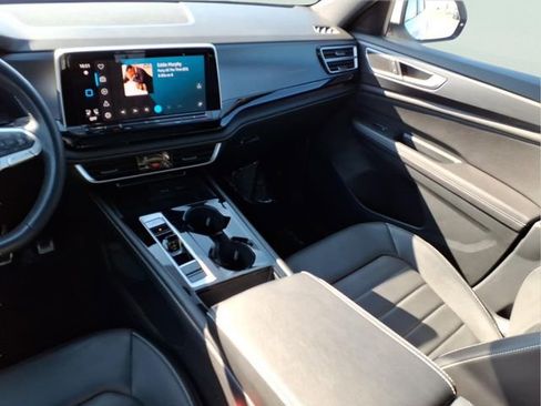 Used 2024 Volkswagen Atlas Cross Sport SEL R-Line image 16