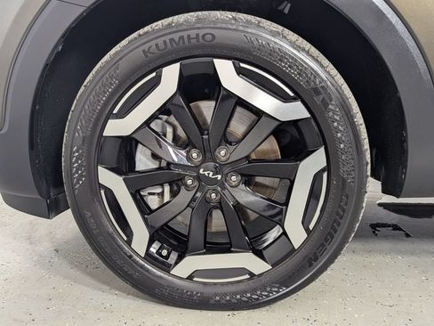 Used 2024 Kia Telluride S FWD image 9