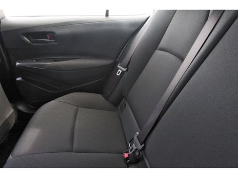 Used 2022 Toyota Corolla LE image 14