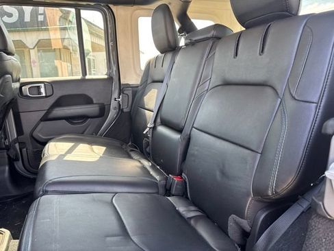 Used 2023 Jeep Wrangler Unlimited Rubicon 4xe w/ Cold Weather Group AWD/4WD image 16