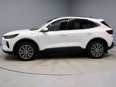 Certified 2024 Ford Escape SE w/ PHEV Premium Package image 9