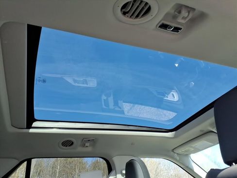 New 2026 Ford Explorer Active AWD/4WD image 13