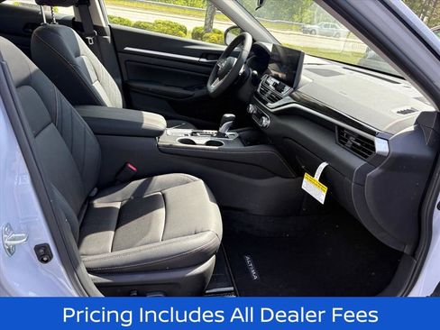 New 2026 Nissan Altima 2.5 SR FWD image 19