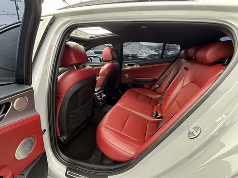 Used 2019 Kia Stinger GT1 image 7