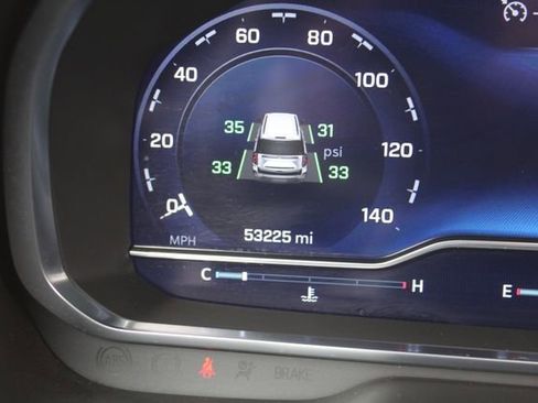 Used 2024 Chevrolet Tahoe Z71 w/ Luxury Package image 28