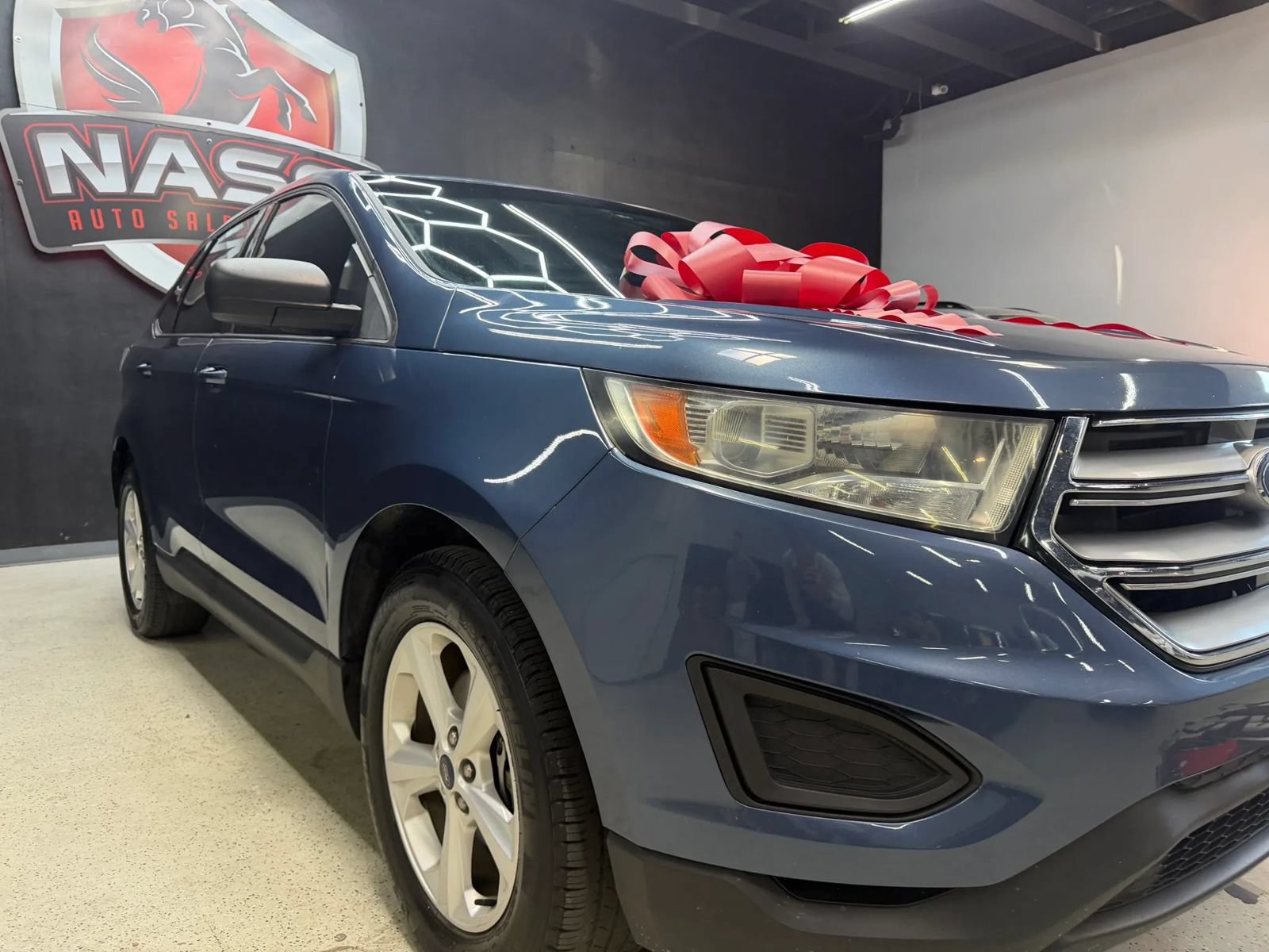 Used 2018 Ford Edge SE FWD image 5