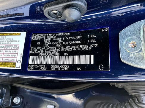Used 2024 Toyota 4Runner SR5 AWD/4WD image 35