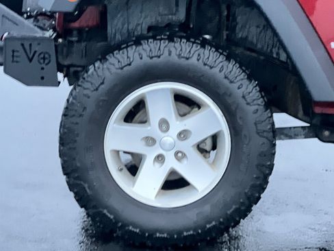 Used 2010 Jeep Wrangler Rubicon w/ PWR Convenience Group image 24