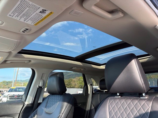 Used 2024 Ford Edge Titanium AWD/4WD image 28