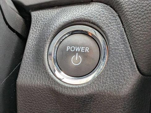 Used 2025 Toyota RAV4 XLE AWD/4WD image 20