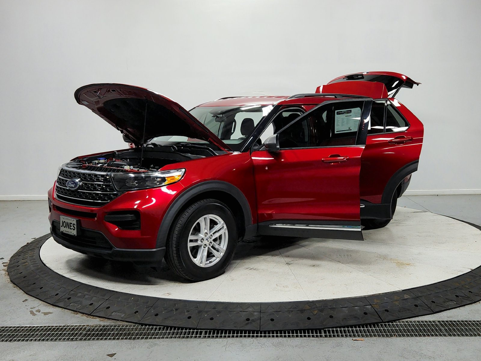 Used 2021 Ford Explorer XLT RWD image 12