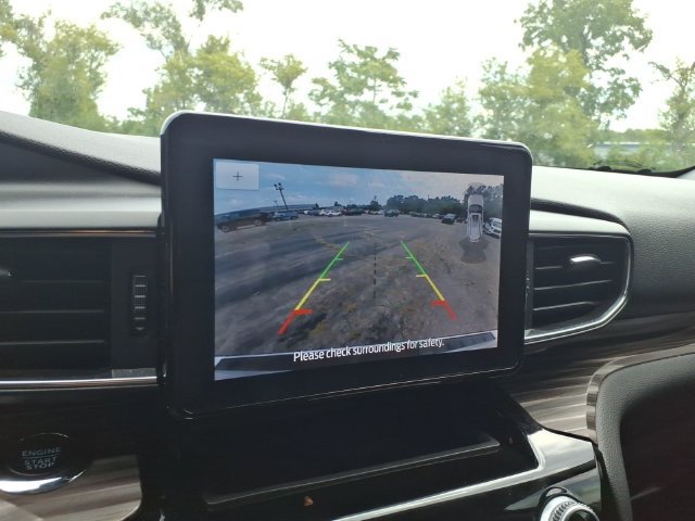 Used 2023 Ford Explorer Limited w/ Equipment Group 301A AWD/4WD image 19