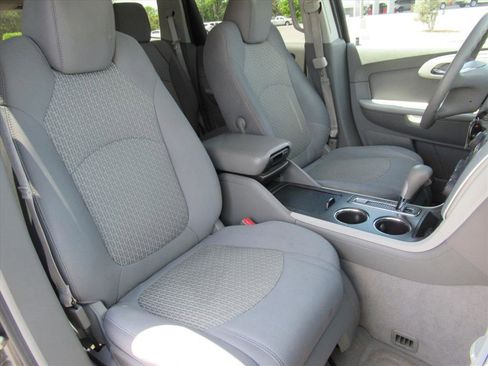 Used 2012 Chevrolet Traverse LS FWD image 9