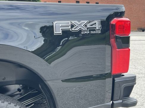 New 2026 Ford F250 Lariat w/ Black Appearance Package AWD/4WD image 32