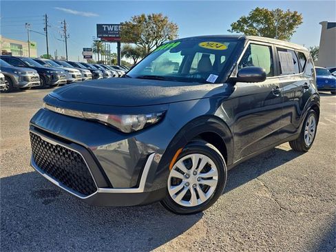 Used 2024 Kia Soul LX image 24