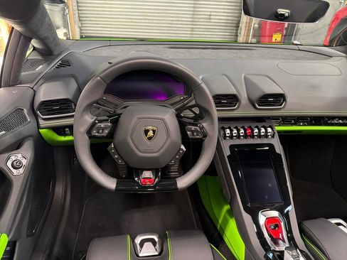 Used 2024 Lamborghini Huracan EVO image 14