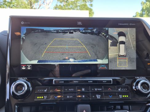 Used 2021 Toyota Highlander Platinum AWD/4WD image 29
