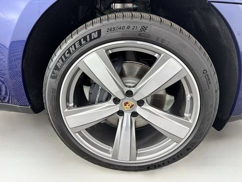 Used 2026 Porsche Macan AWD/4WD image 33