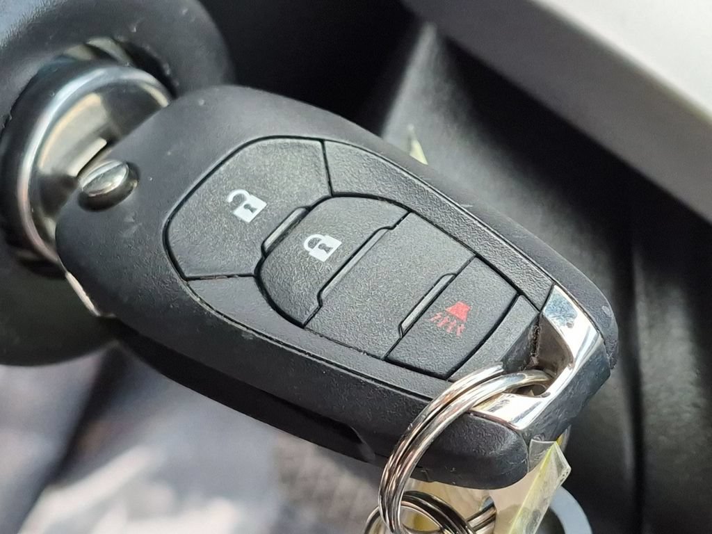 Used 2026 Chevrolet Trax LS FWD image 32
