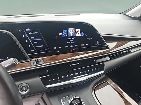 Used 2024 Cadillac Escalade ESV Sport Platinum w/ LPO, ONYX Package image 21