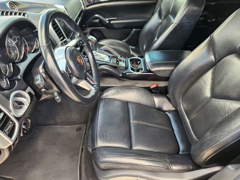 Used 2017 Porsche Cayenne Platinum Edition AWD/4WD image 13