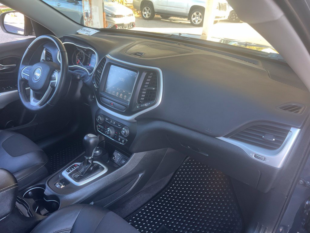 Used 2018 Jeep Cherokee Latitude Plus w/ Comfort/Convenience Group AWD/4WD image 22