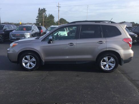 Used 2014 Subaru Forester 2.5i Touring AWD/4WD image 2