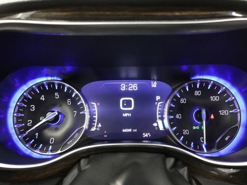 Used 2023 Chrysler Pacifica Limited image 20