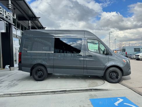 Used 2024 Mercedes-Benz Sprinter 144 Cargo image 9