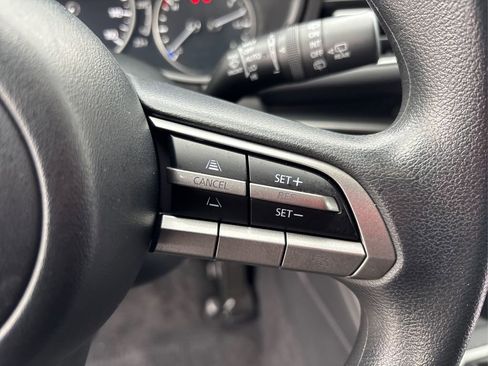 Used 2022 MAZDA MAZDA3 s image 25