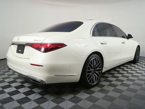 Used 2022 Mercedes-Benz S 500 4MATIC image 3