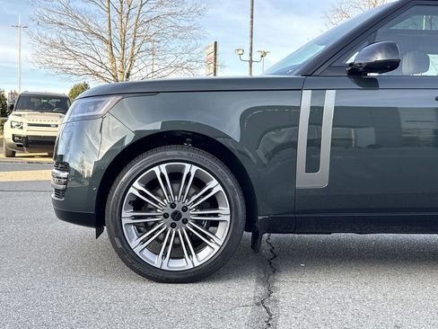 New 2026 Land Rover Range Rover Long Wheelbase SE image 9