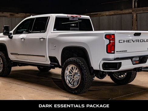 Used 2025 Chevrolet Silverado 2500 High Country w/ Technology Package image 7