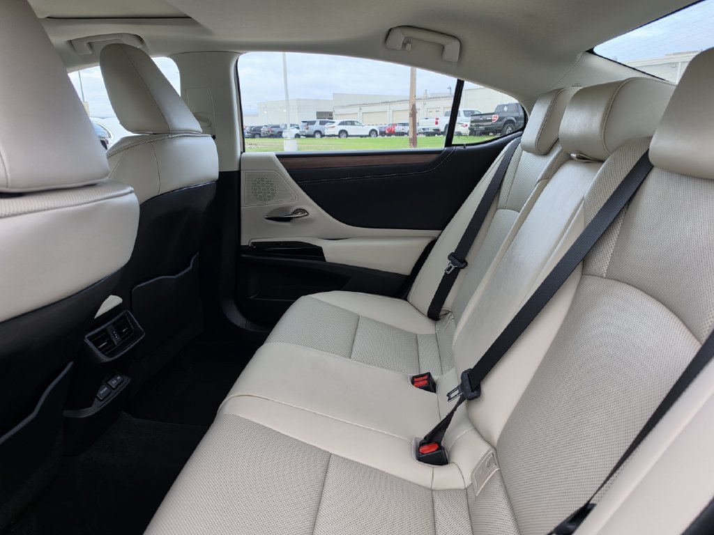 Used 2024 Lexus ES 350 w/ Premium Package FWD image 29