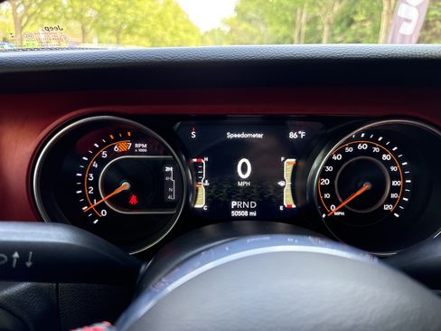 Used 2023 Jeep Wrangler Unlimited Rubicon w/ Cold Weather Group AWD/4WD image 29