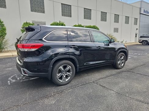 Used 2018 Toyota Highlander Limited Platinum AWD/4WD image 8