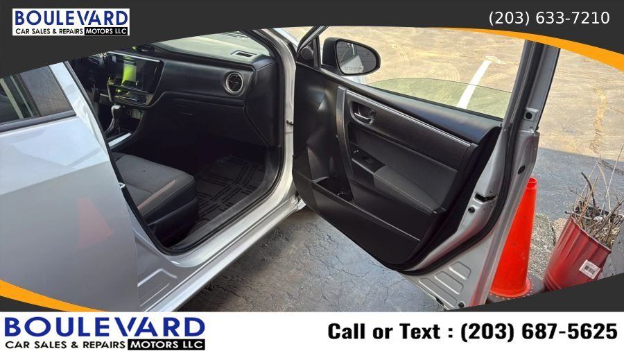 Used 2019 Toyota Corolla LE FWD image 32